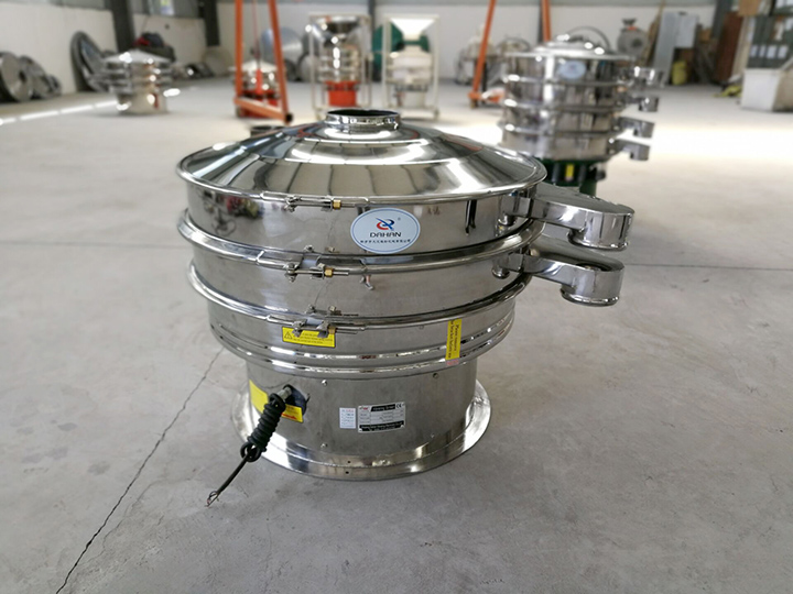 全不銹鋼振動篩整機(jī)采用不銹鋼拋光而成，干凈衛(wèi)生，可避免原料被污染